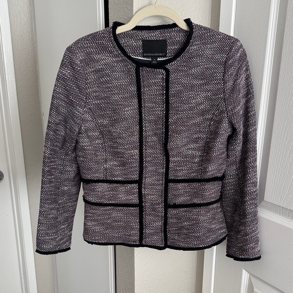 BRAND NEW Banana Republic Pink-Blend Tweed Jacket with Black Trim

NO TAGS